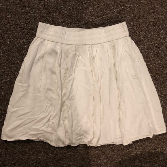 White flowy skirt - Picture 1 of 2